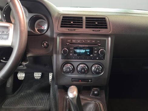 Used 2014 Dodge Challenger R/T RWD image 17