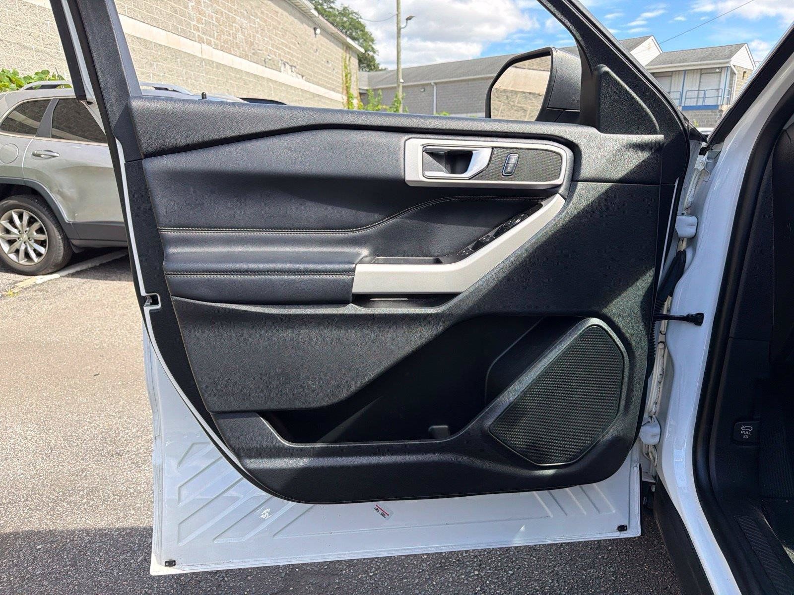 Used 2021 Ford Explorer XLT w/ Equipment Group 202A AWD/4WD image 26