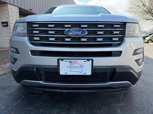 Used 2016 Ford Explorer XLT image 10