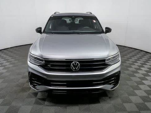 Certified 2023 Volkswagen Tiguan SE R-Line image 28