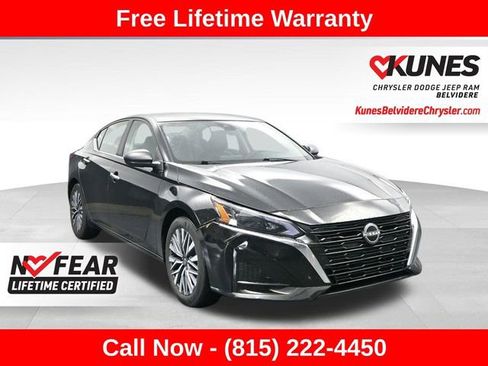 Used 2025 Nissan Altima 2.5 SV FWD image 1