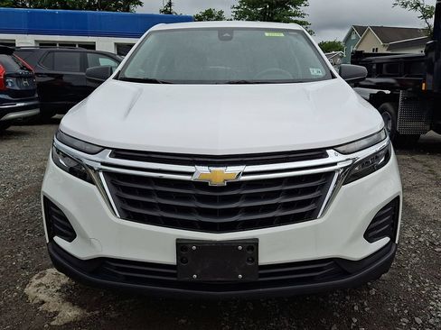 Certified 2023 Chevrolet Equinox LS w/ LS Convenience Package FWD image 2