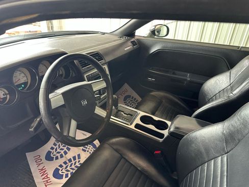 Used 2009 Dodge Challenger SE RWD image 8