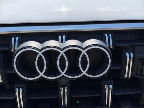 Used 2025 Audi Q7 3.0T Premium Plus AWD/4WD image 2