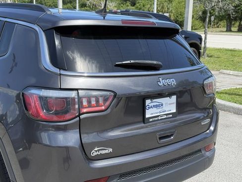 Used 2019 Jeep Compass Latitude image 10