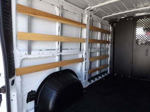 Used 2025 RAM ProMaster 2500 w/ U-Haul Equipment Group FWD image 42