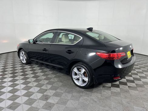 Used 2013 Acura ILX w/ Premium Package image 8