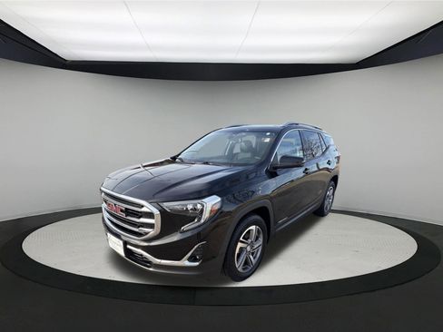 Used 2021 GMC Terrain SLT w/ Infotainment Package II image 3