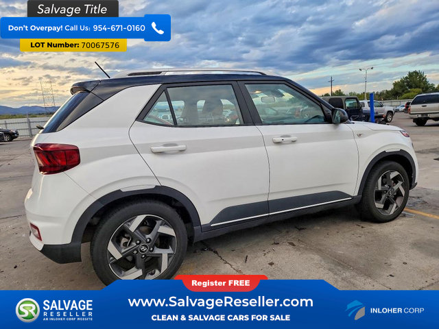 Used 2023 Hyundai Venue Limited FWD image 4