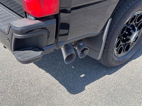 New 2026 Ford F250 Lariat w/ Black Appearance Package image 23