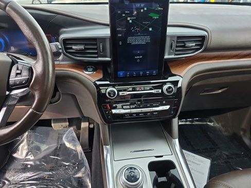 Used 2021 Ford Explorer King Ranch w/ Premium Technology Package AWD/4WD image 19