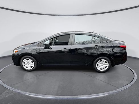 Used 2021 Nissan Versa S image 2