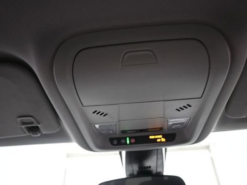 Used 2023 Chevrolet Blazer LT image 12