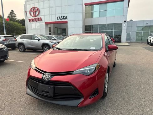 Used 2018 Toyota Corolla LE FWD image 2