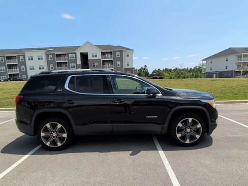Used 2018 GMC Acadia SLT FWD image 2