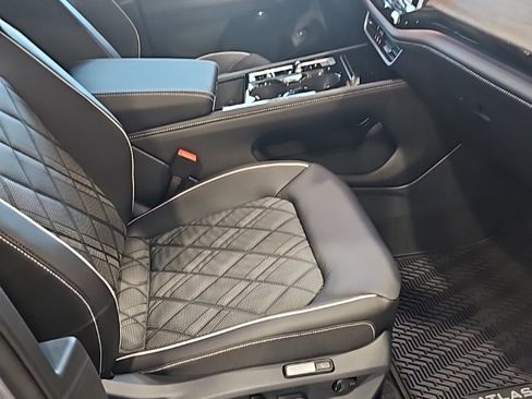 New 2026 Volkswagen Atlas SEL Premium R-Line image 13