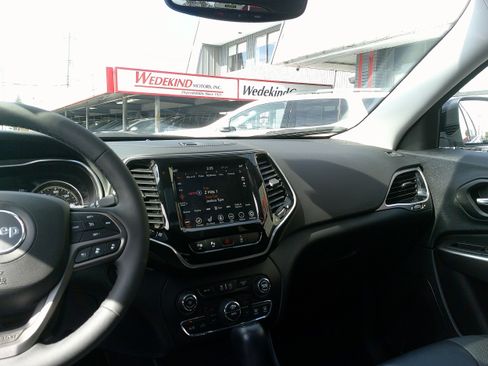 Used 2022 Jeep Cherokee Limited w/ Elite Package image 24