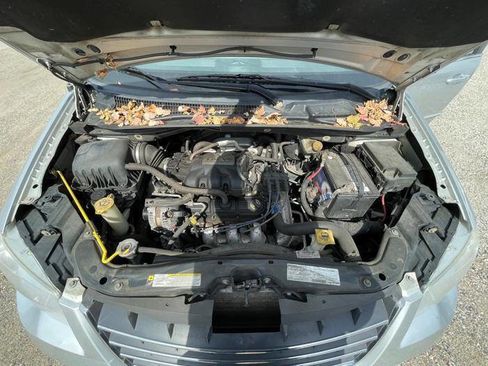 Used 2008 Chrysler Town & Country Touring image 44