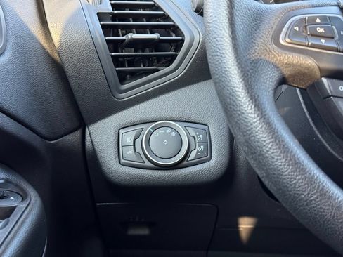 Certified 2018 Ford Escape SE AWD/4WD image 31