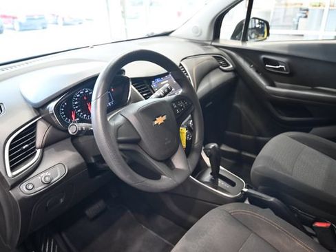 Used 2020 Chevrolet Trax LS AWD/4WD image 18