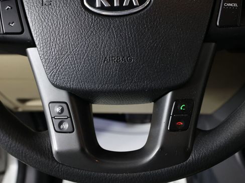 Used 2012 Kia Sorento LX image 34