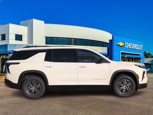 New 2026 Chevrolet Traverse LT w/ LPO, Floor Liner Package image 6