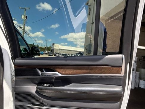 Used 2024 Jeep Grand Wagoneer L 4WD image 23