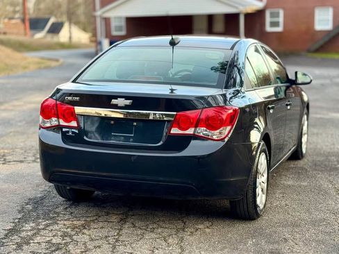 Used 2015 Chevrolet Cruze LS image 2