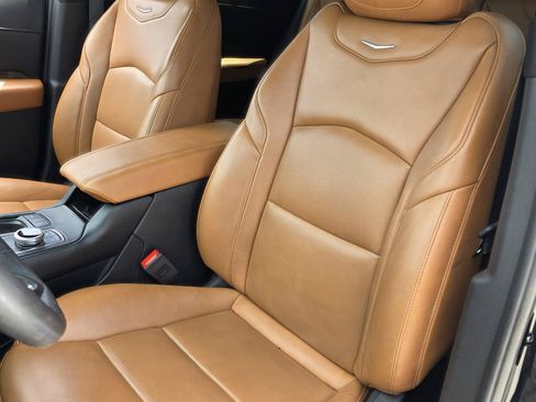 Certified 2023 Cadillac XT4 Premium Luxury w/ Technology Package FWD image 18