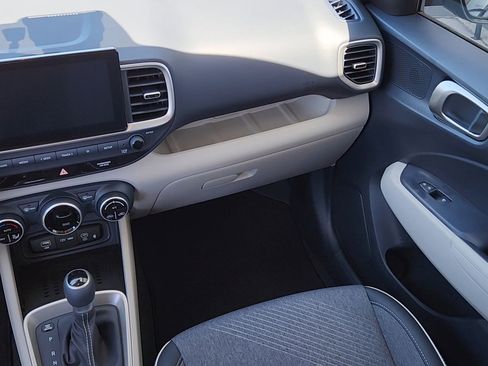 New 2026 Hyundai Venue SEL FWD image 6
