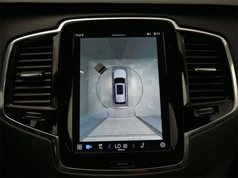 Used 2023 Volvo XC90 B6 Ultimate w/ Protection Package image 22