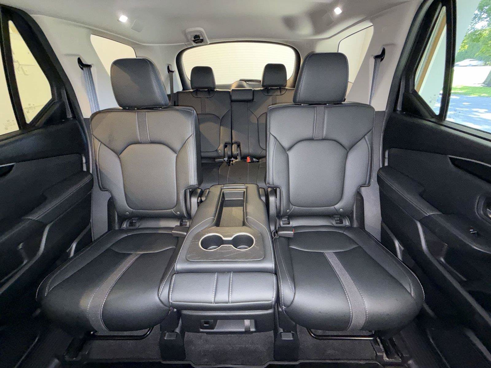 Used 2025 Honda Pilot EX-L image 23