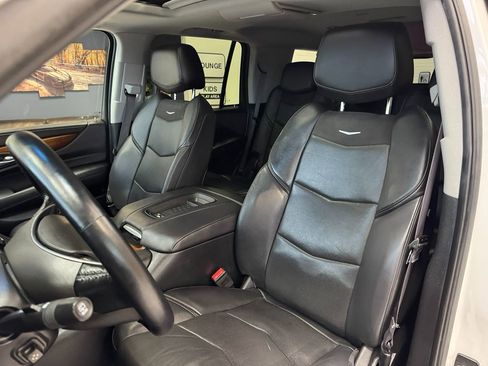 Used 2017 Cadillac Escalade Premium Luxury image 14