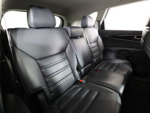 Used 2017 Kia Sorento FWD w/ LX Convenience Package image 20