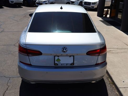 Used 2020 Volkswagen Passat 2.0T SEL image 10