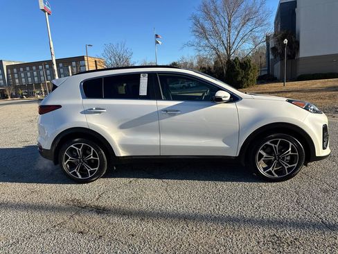 Certified 2022 Kia Sportage SX image 2