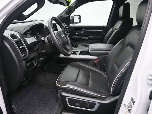 Used 2024 RAM 1500 Laramie image 13