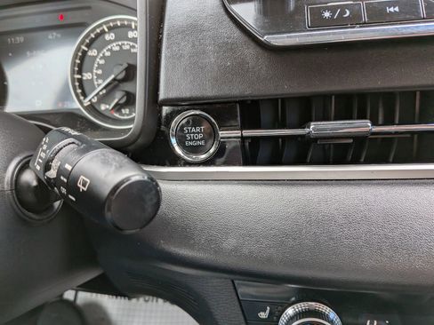 Used 2022 Mitsubishi Outlander SE image 50