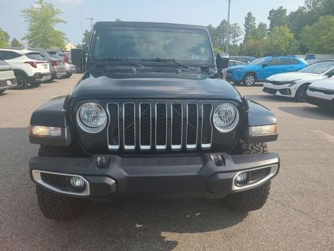 Used 2020 Jeep Gladiator Overland w/ Safety Group AWD/4WD image 11