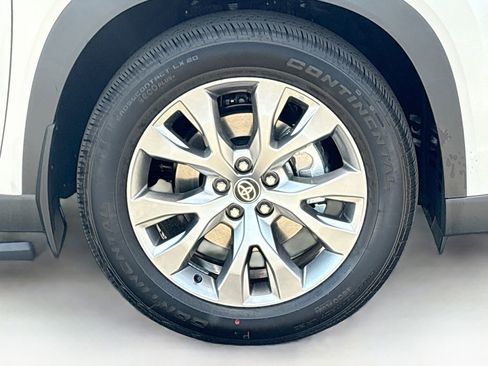 New 2026 Toyota Grand Highlander FWD image 30