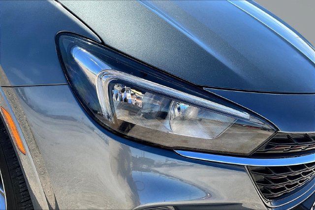 Used 2022 Buick Encore GX Select w/ Sport Touring Package FWD image 30