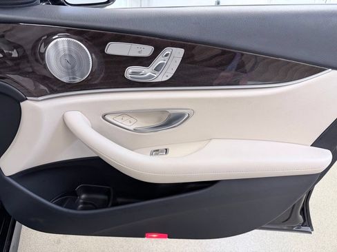 Used 2019 Mercedes-Benz E 300 image 40