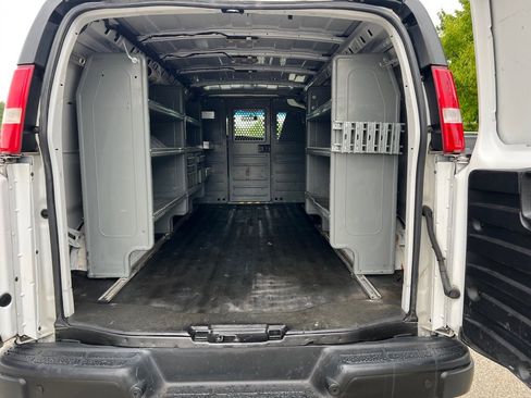 Used 2018 GMC Savana 2500 Extended RWD image 14