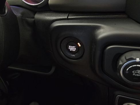 Used 2020 Jeep Wrangler Unlimited Sport AWD/4WD image 18