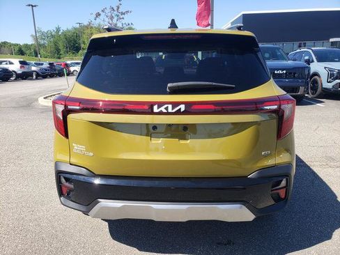 Certified 2024 Kia Seltos SX w/ SX Sunroof Package AWD/4WD image 5