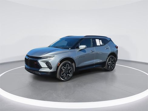 Used 2023 Chevrolet Blazer RS w/ Driver Confidence II Package image 4