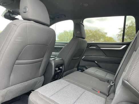 New 2026 GMC Acadia Elevation FWD image 18