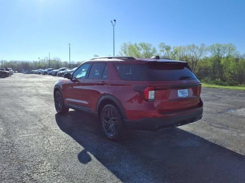 Used 2025 Ford Explorer ST-Line w/ ST-Line Street Pack AWD/4WD image 27