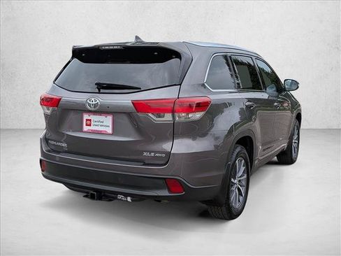 Used 2018 Toyota Highlander XLE AWD/4WD image 5
