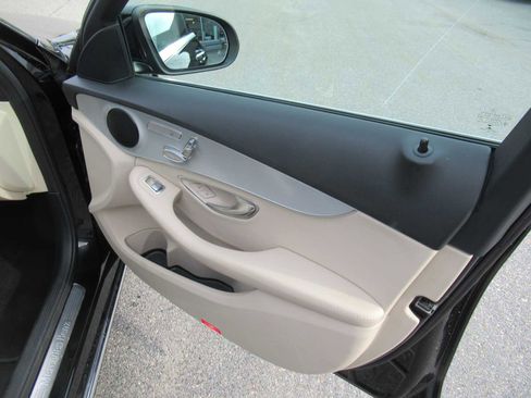 Used 2019 Mercedes-Benz C 300 4MATIC Sedan image 22